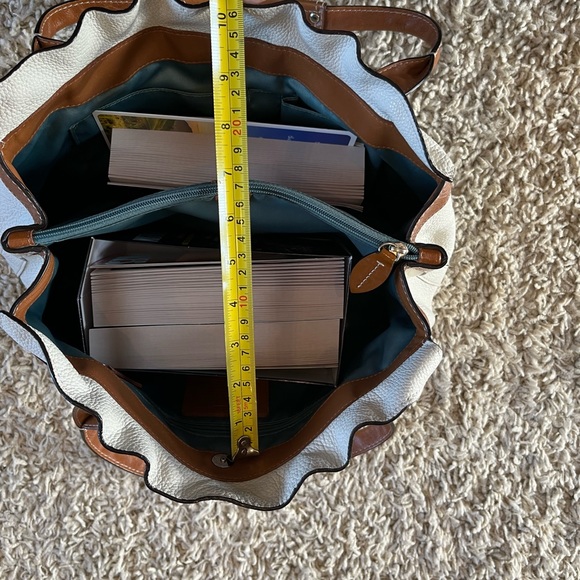 Perfect condition white leather purse - Picture 5 of 7